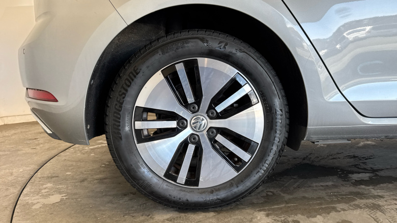 Volkswagen Golf 85kW e-Golf 5dr Auto Electric Hatchback